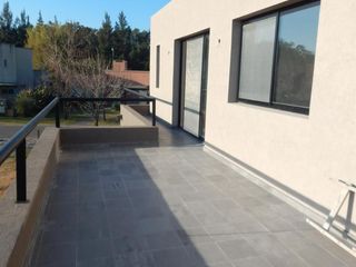 Foto 1 de SE VENDE HERMOSA CASA EN EL BARRIO CERRADO SAN ISIDRO LABRADOR TIGRE