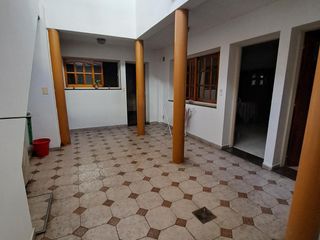 Casa en venta lote propio  4 amb con patio y terraza