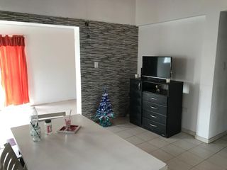 Casa en venta - 1 dormitorio 1 baño - cochera - 200mts2 - Gambier, La Plata