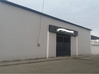 Foto 2 de bodega  industrial de alquiler  manta zona norte