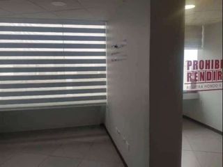 Foto 3 de VENDO OFICINA EN EL EDIFICIO THE POINT DE PUERTO SANTANA  - GUAYAQUIL