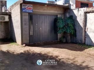 Foto 1 de VENTA CASA - Barrio Industrial