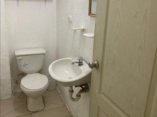 Gaspar de Villarroel, Local en renta, 100 m2, 2 ambientes, 1 baño, 1 parqueadero