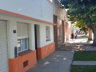 Casa en venta - 3 dormitorios 2 baños - 400 mts2 - Comandante Nicanor Otamendi