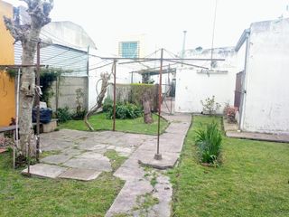 Casa en venta - 5 dormitorios  2 baños - 120mts2- Los Hornos, La Plata