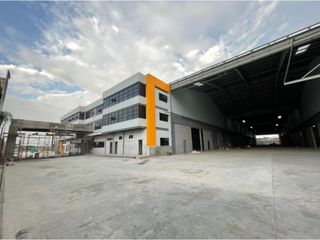 Venta / alquiler Bodega Industrial 8640 m² en Durán - Ecuador
