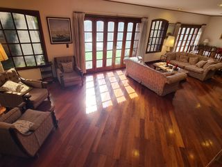 Foto 9 de Venta - Chalet seis ambientes con piscina - Quintana 1043 - Los Troncos