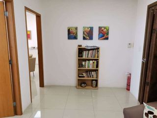 Foto 7 de Oficina de venta en el Edificio River Plaza, ave León Febres Cordero.