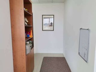 Foto 10 de Oficina de venta en el Edificio River Plaza, ave León Febres Cordero.