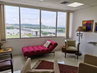 Foto 11 de Oficina de venta en el Edificio River Plaza, ave León Febres Cordero.