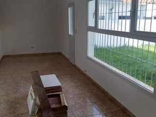 Casa en venta - 2 dormitorios 1 baño - patio - 170mts2 - Mar Del Plata