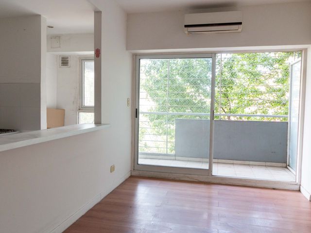 Venta dep 2 Ambientes con balcón al frente-Almagro