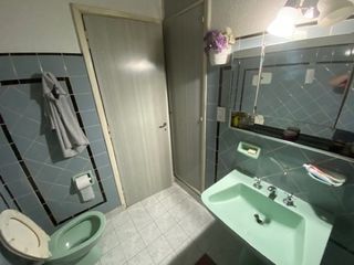 Venta Casa 4 amb 2 dormitorios en lote 10x40 con fondo parquizado y quincho  - Villa Lugano