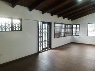 Sangolqui, Casa Comercial  en  Renta, 140m2, 5 Ambientes.