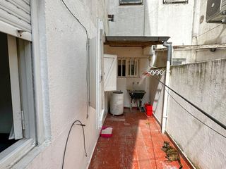 Departamento de 2 ambientes con patio en Pompeya