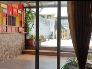 Mañosca, Casa Comercial en renta, 260 m2, 3 habitaciones, 2 baños, 2 parqueaderos