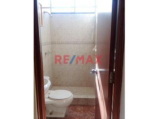 Foto 8 de Descripción
Vendo Duplex ubicado en la Urb. Santa Ana, a unas cuadras del Real Plaza y Plaza de la luna, a solo 10 min de la Plaza de Armas y a la Av