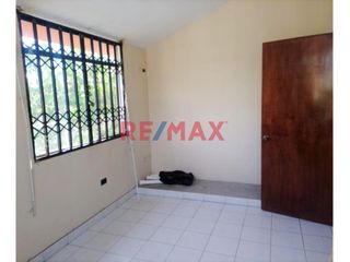 Foto 10 de Descripción
Vendo Duplex ubicado en la Urb. Santa Ana, a unas cuadras del Real Plaza y Plaza de la luna, a solo 10 min de la Plaza de Armas y a la Av