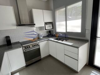 Duplex en venta y alquiler en Barrio Parque Leloir, Ituzaingó