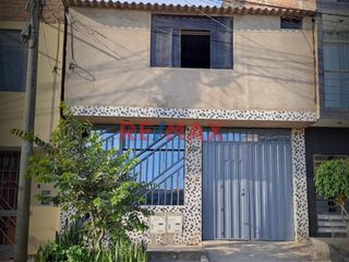 Foto 1 de Venta de Casa de 2 pisos en La Esperanza con cochera y terraza.
Ubicado en la calle Méjico (parte alta), a una cuadra de Av. Perú, cerca de complejo