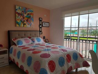 Foto 11 de Venta de hermosa casa 4 Dormitorios en etapa Floreana  - Casalaguna/km 12 av. León Febres Cordero.