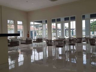 Foto 16 de Venta de hermosa casa 4 Dormitorios en etapa Floreana  - Casalaguna/km 12 av. León Febres Cordero.