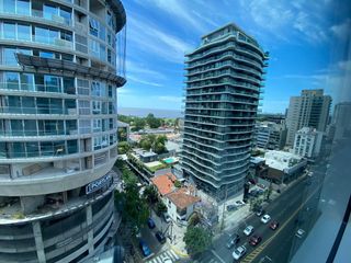 Venta de oficina piso alto y muy buena vista al Rio, Vicente López