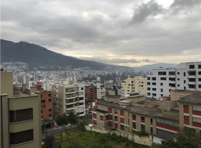 Apartamento en venta en Gonzalez Suarez - View 2
