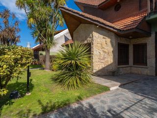 HERMOSO CHALET 4 AMB. CAISAMAR LOTE 649 M2