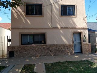Foto 1 de Duplex en venta en Banfield Oeste