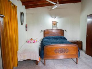 Casa en venta en La Plata, dos dormitorios