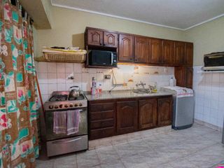 Casa en venta en La Plata, dos dormitorios