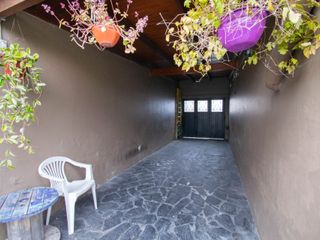 Casa en venta en La Plata, dos dormitorios