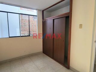 Foto 5 de VENDO LINDO DEPARTAMENTO EN TERCER PISO, TRES HABITACIONES, 2 BAÑOS, COCINA CONCEPTO CERRADO, SALA COMEDOR Y RECEPCIÓN. UBICADA MUY CERCA A UPN, MALL