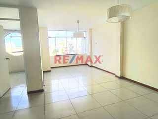 Foto 4 de VENDO LINDO DEPARTAMENTO EN TERCER PISO, TRES HABITACIONES, 2 BAÑOS, COCINA CONCEPTO CERRADO, SALA COMEDOR Y RECEPCIÓN. UBICADA MUY CERCA A UPN, MALL