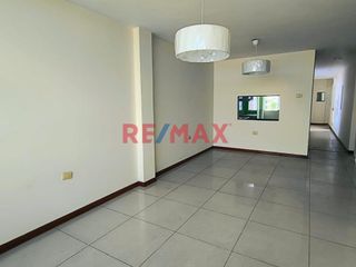 Foto 11 de VENDO LINDO DEPARTAMENTO EN TERCER PISO, TRES HABITACIONES, 2 BAÑOS, COCINA CONCEPTO CERRADO, SALA COMEDOR Y RECEPCIÓN. UBICADA MUY CERCA A UPN, MALL