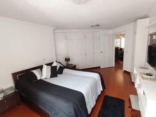 Amplio Departamento en Venta de 3 dormitorios, con seguridad, 181m² | Granda Centeno, Quito