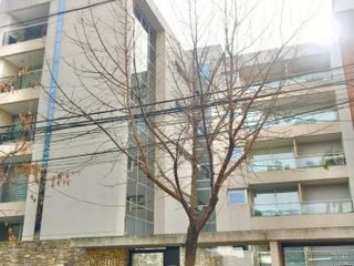Castelar Centro Amplio departamento 2 amb con cochera y baulera  