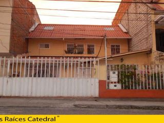 Villa Casa Edificio de venta en Cdla. Tomebamba – código:13537