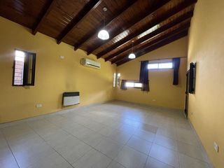 Venta casa en Funes - 3 Dormitorios - Piscina - Permuta