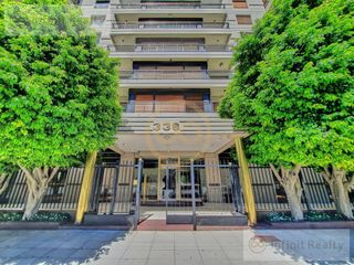 ALQUILER TRES DORMITORIOS DEPENDENCIA DOS COCHERAS AMENITIES
