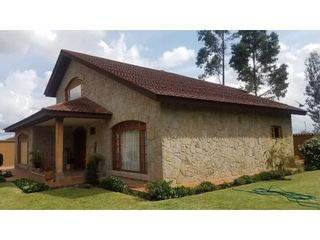 Foto 17 de casa en venta en rio amarillo sayausi san sebastian de lujo con area verde