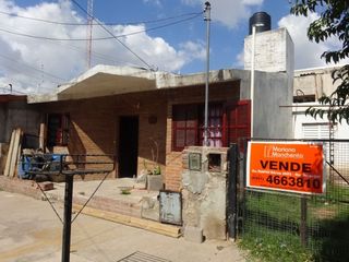 Foto 3 de Barrio Villa Adela,  dos propiedades en un mismo terreno. Oportunidad de inversion