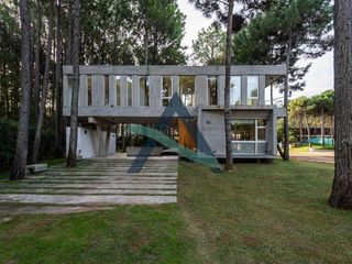 Foto 2 de Casa 5 ambientes. Primera calidad. PINAMAR NORTE