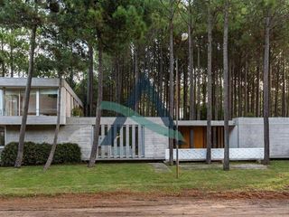 Foto 6 de Casa 5 ambientes. Primera calidad. PINAMAR NORTE