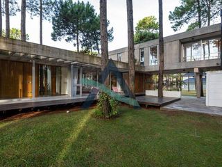 Foto 48 de Casa 5 ambientes. Primera calidad. PINAMAR NORTE