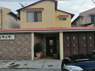 Foto 1 de En VENTA cómoda casa (Sector Samanes).
