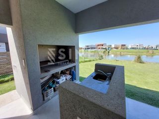 Foto 28 de Casa 5 ambientes AL LAGO con Pileta - Barrio El Canton - Norte