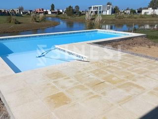 Foto 33 de Casa 5 ambientes AL LAGO con Pileta - Barrio El Canton - Norte
