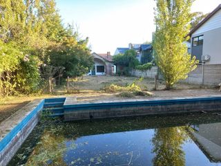 VENTA. Lote en City Bell sobre camino general Belgrano con casa a reciclar o demoler. ¡¡¡IDEAL PARA DESARROLLO INMOBILIARIO!!!.